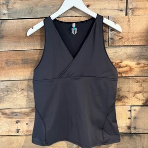 Eleven black v-neck contoured workout tank - XL
